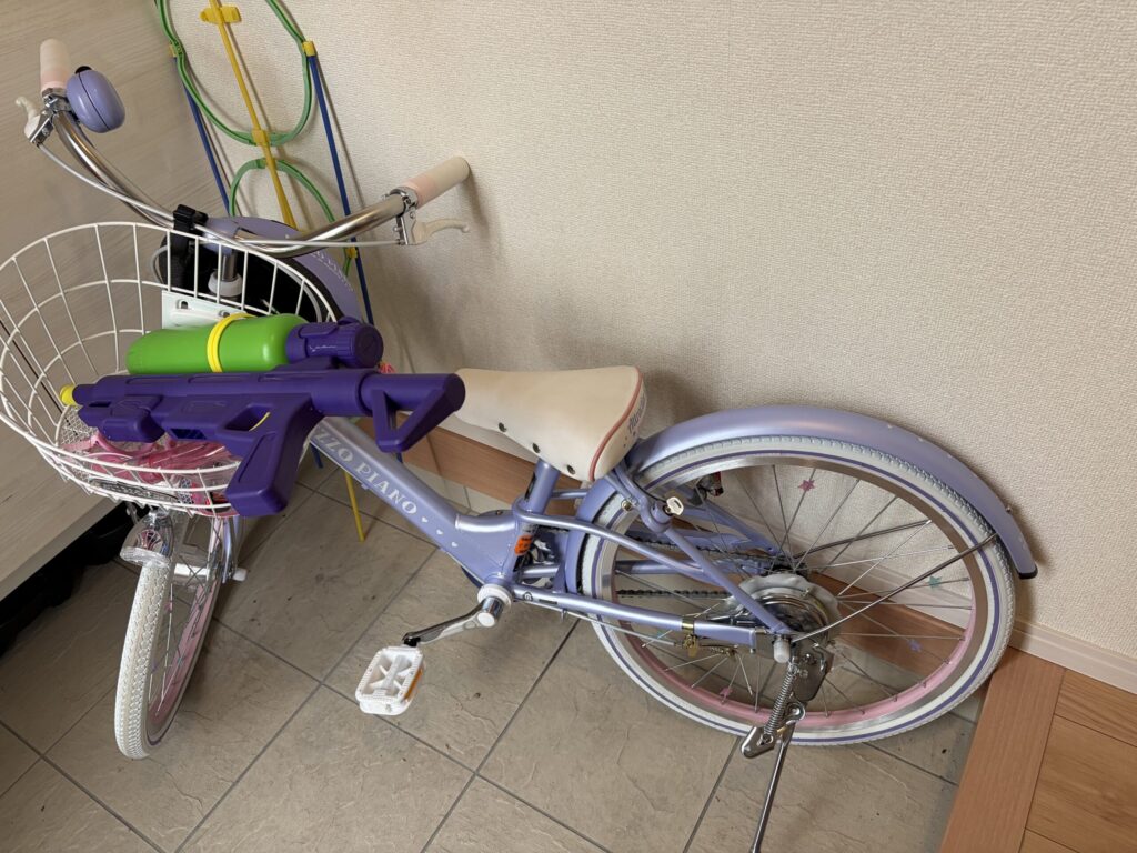 玄関に置いていた子ども用自転車